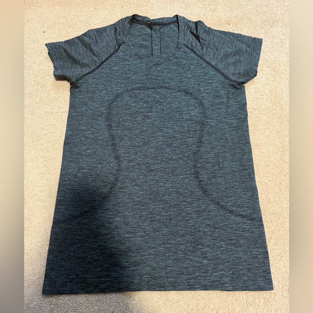 Lululemon size 10 Green Swiftly tech short sleeve shirt
